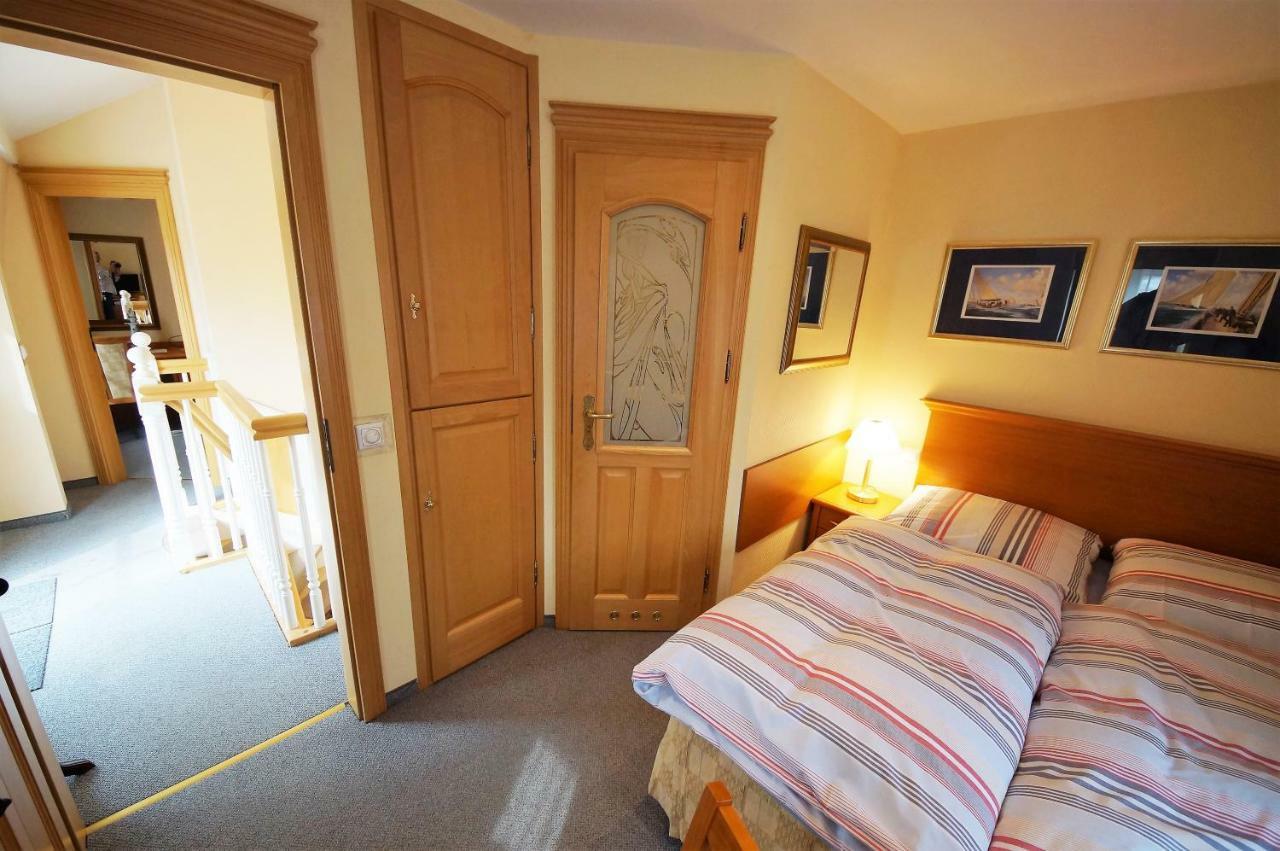 Yacht- , Und Reisemobilhafen Historisches Fährhaus Wendenschloss Berlin