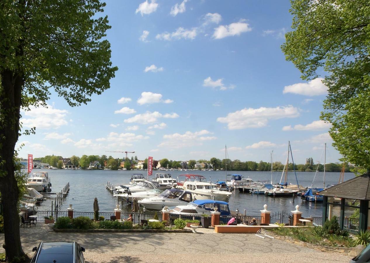 Lodge Yacht- , Und Reisemobilhafen Historisches Fährhaus Wendenschloss