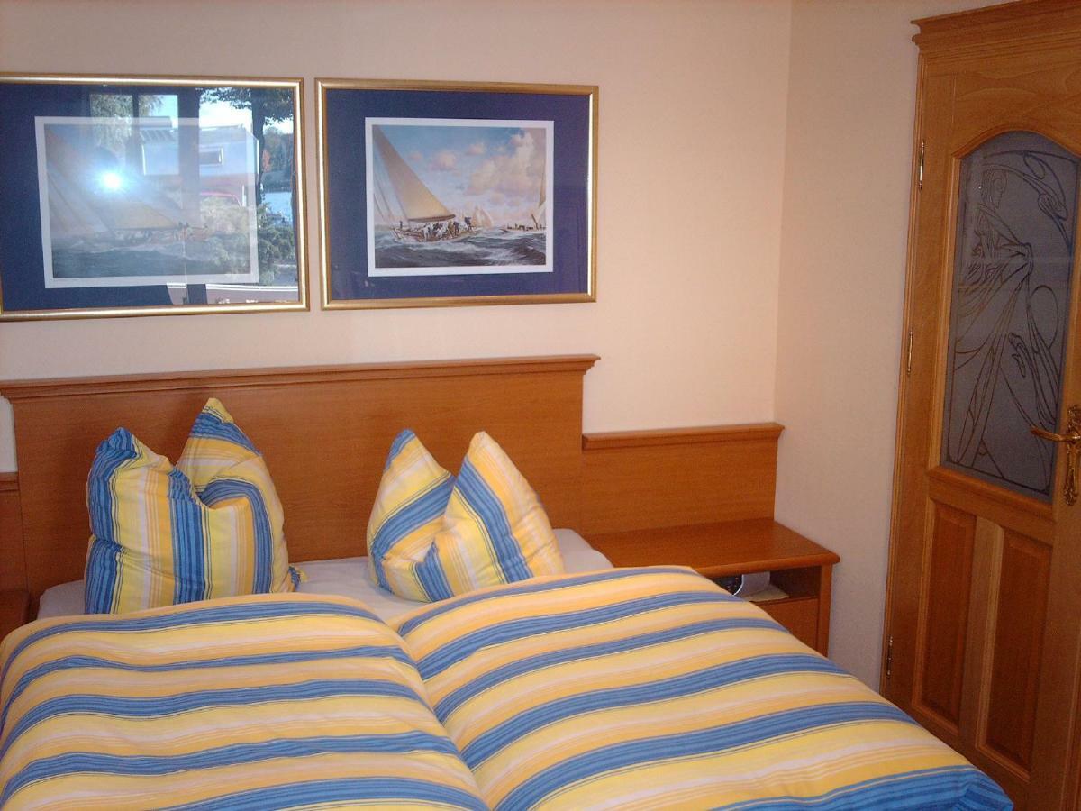 Yacht- , Und Reisemobilhafen Historisches Fährhaus Wendenschloss *
